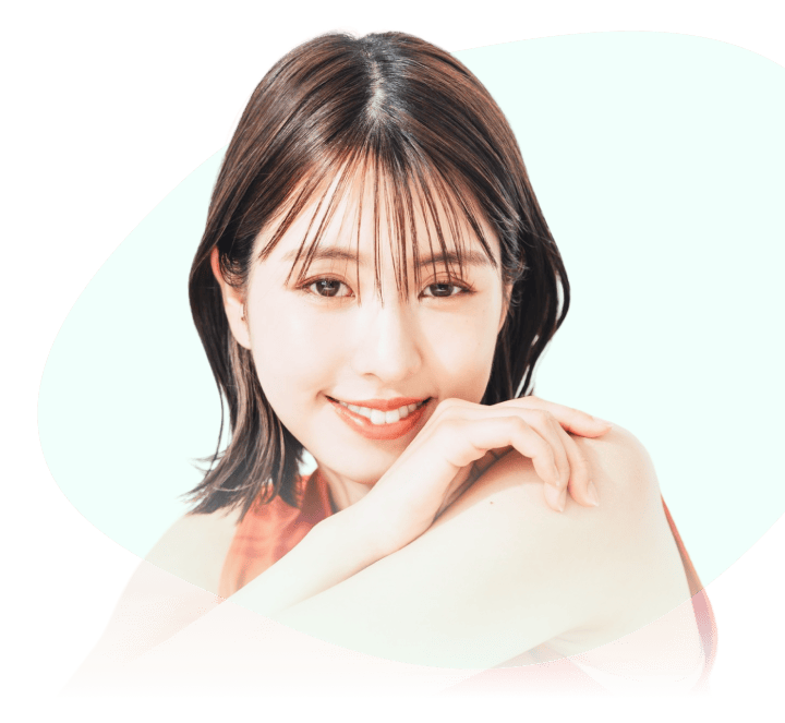 矯正をして笑顔の女性