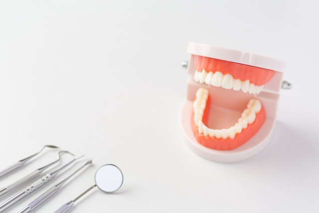 埋伏智歯の抜歯の手術手順