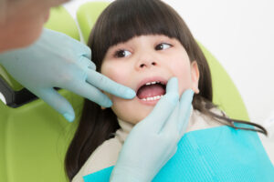 子どもの受け口、治療を始めるべき時期は？