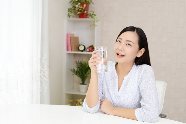 水と白湯は飲んでもよい