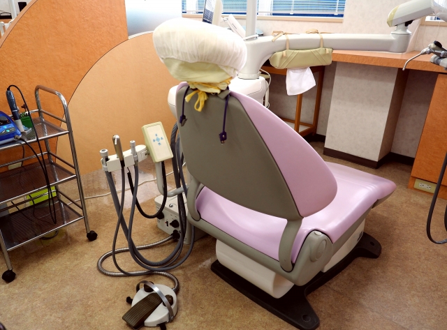 乳歯の矯正治療の特徴と費用相場