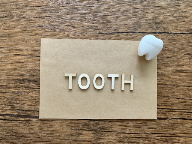 差し歯と矯正の関係性