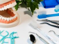 噛み合わせが急に変わる理由を歯科医が解説｜悪い噛み合わせで起こる症状や矯正治療を放置するリスクもご紹介