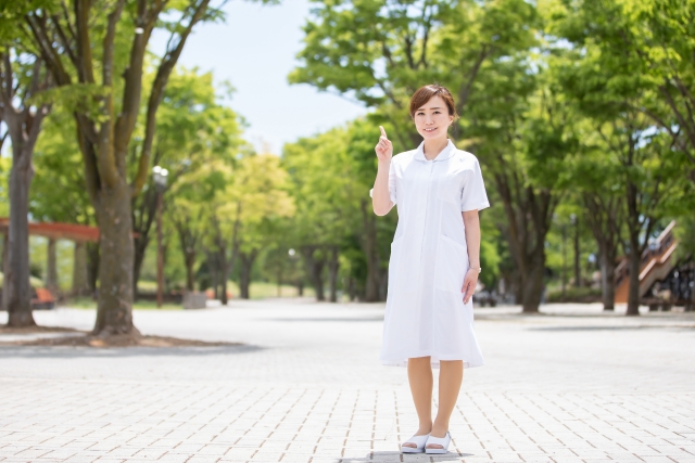 歯列矯正中に引っ越しをすることになったら？事前の対策や転院先を選ぶポイントを歯科医が解説