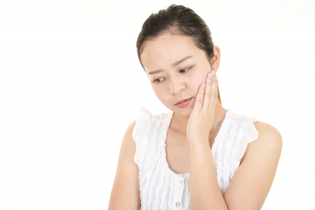 歯並びは滑舌に影響する？滑舌が悪くなりやすい歯並びや歯列矯正の影響もご紹介します