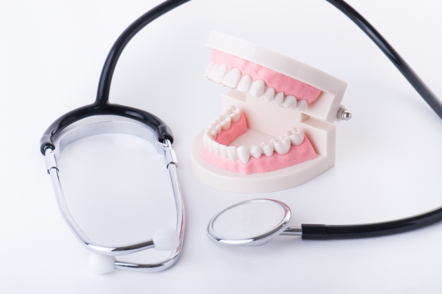 狭窄歯列弓が歯並びに及ぼす影響